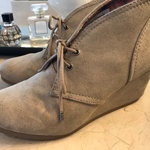 Camel tan suede booties